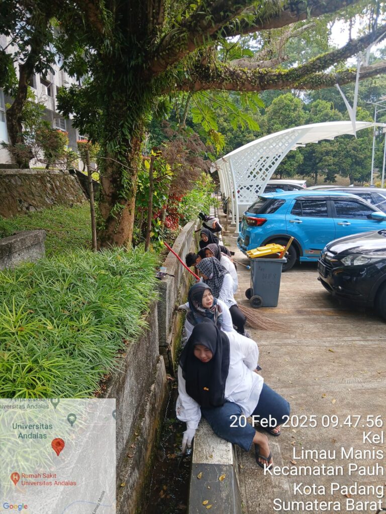 Cleaning Service PT.ALIH DAYA ANDALAS Peduli Lingkungan dengan Pembersihan Selokan Air